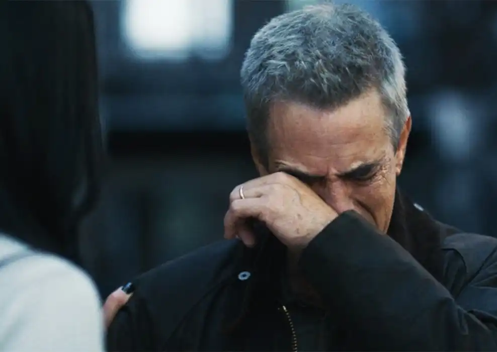 Detective Bailey pretending to cry in Scream 6