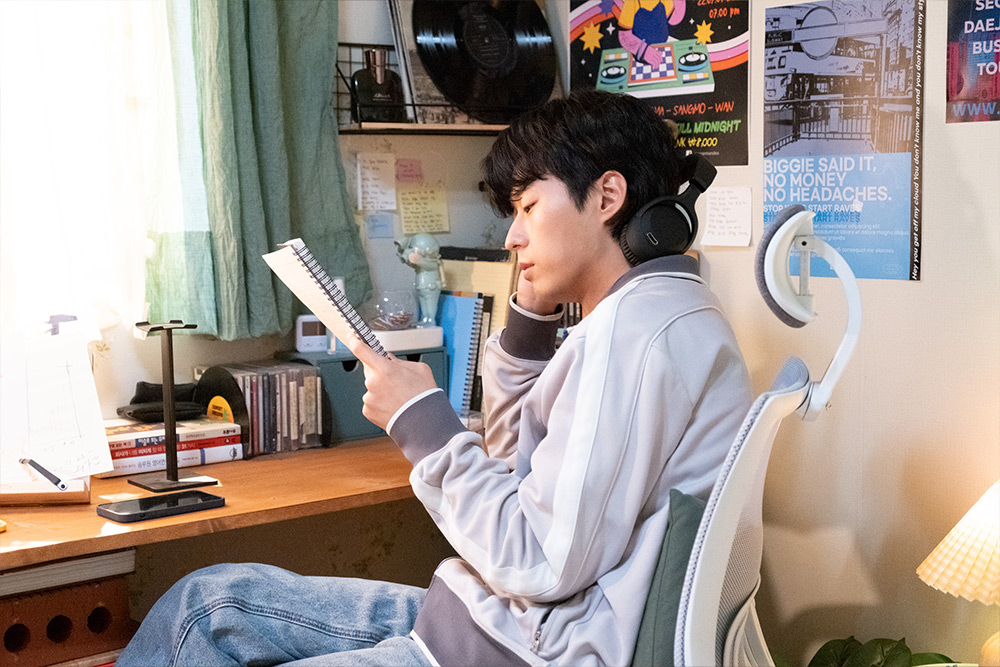 คิมฮยางกี และ อันดोंगกู เผชิญมรสุมชีวิตในภาพยนตร์โรแมนติก While You’re Here